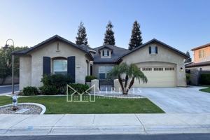 featured image of 9303 Via Lugano #1