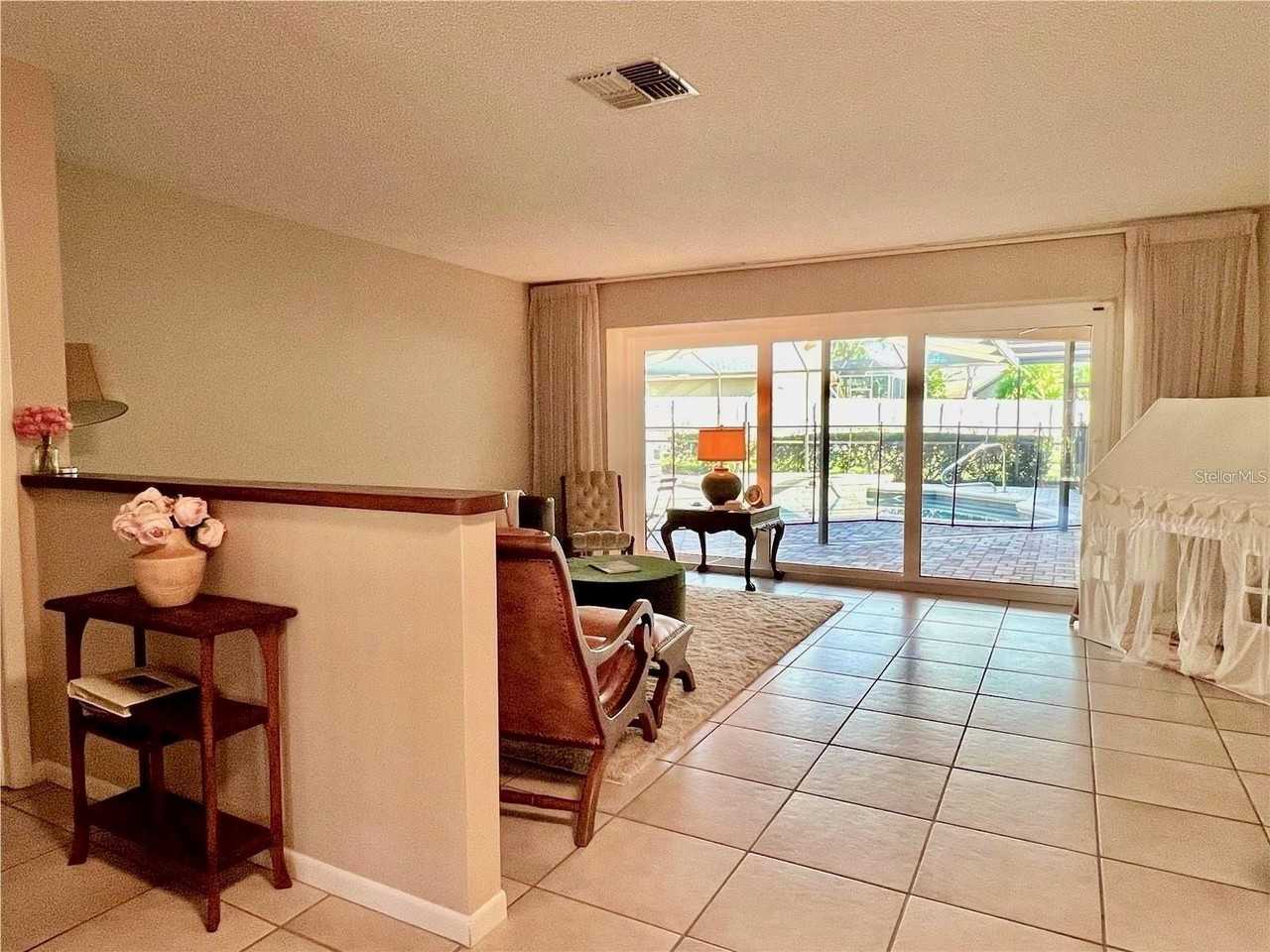 2715 Montague Ct E - Photo 7 of 50