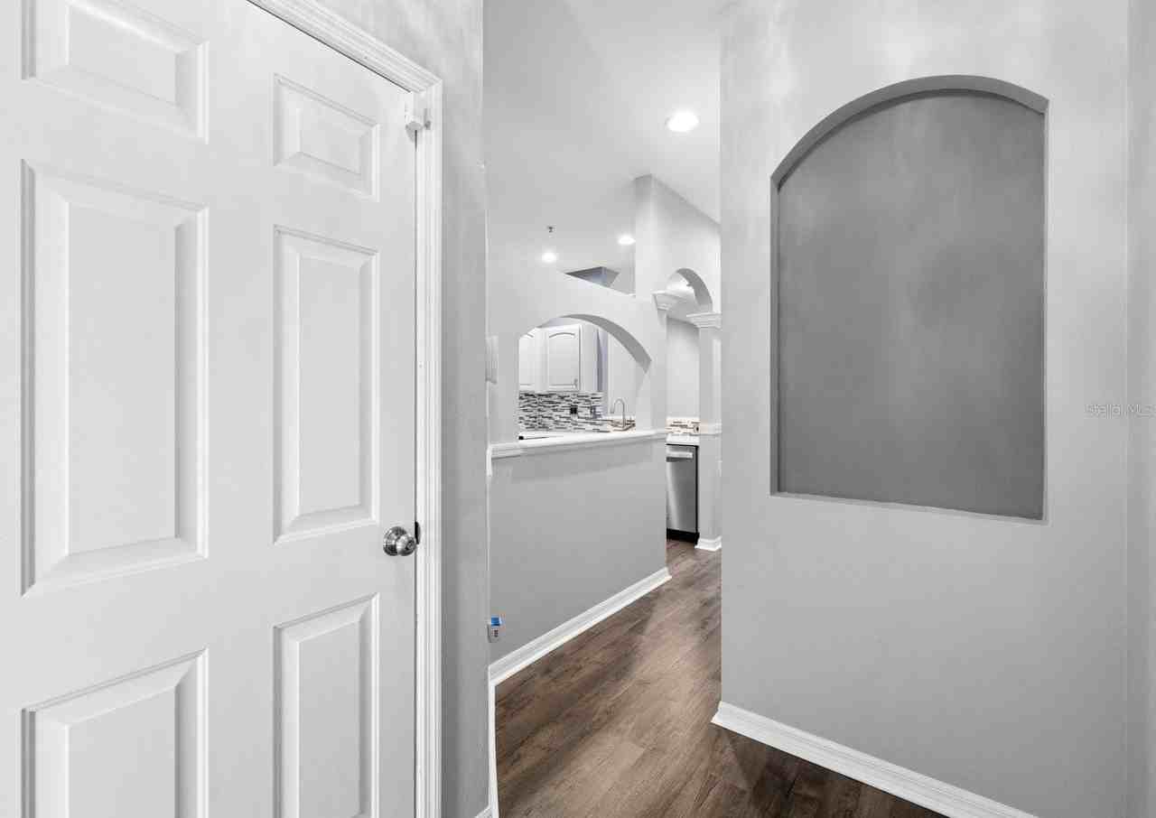 11231 Kapok Grand Cir - Photo 3 of 33