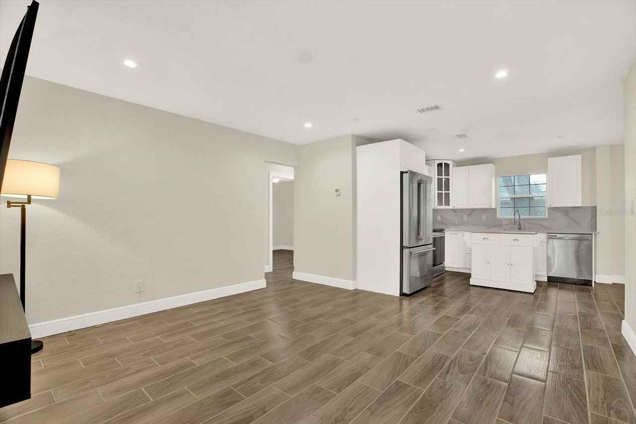 1910 E Wilder Ave - Photo 2 of 23