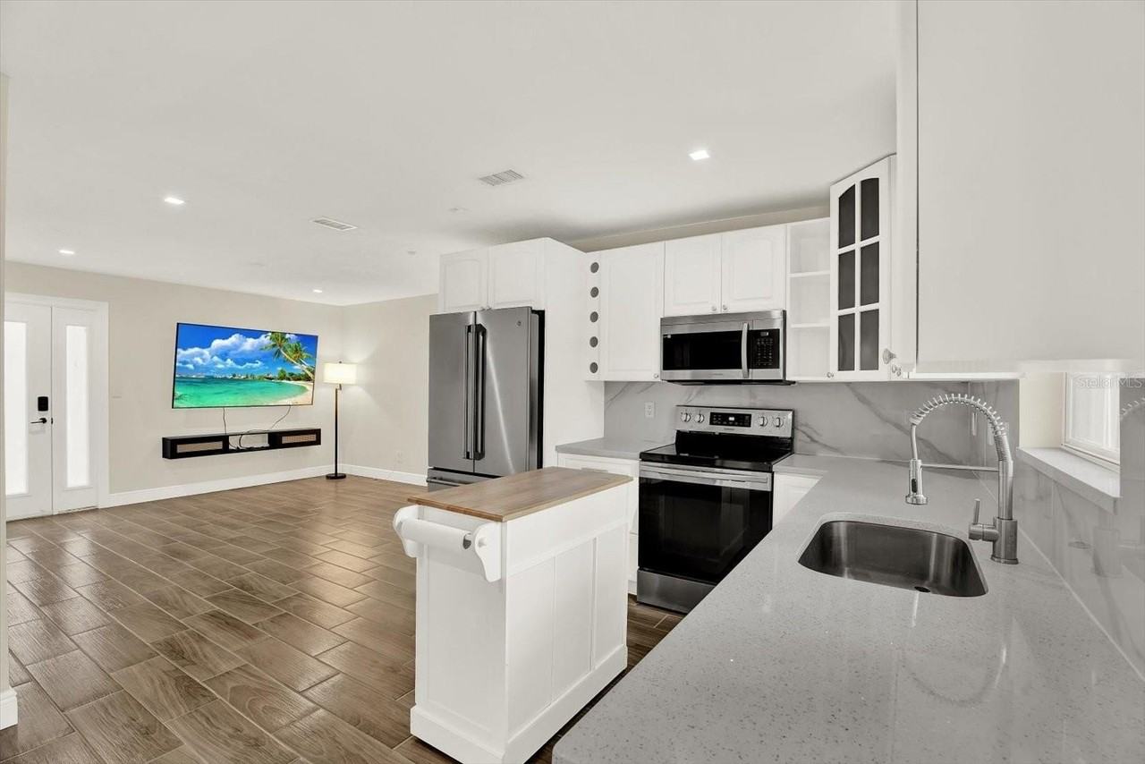 1910 E Wilder Ave - Photo 7 of 23