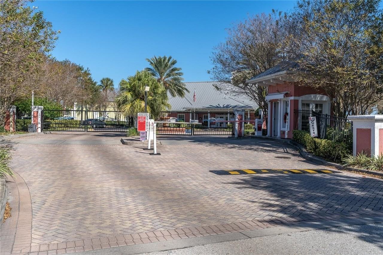 237 Seahorse Dr Se #H - Photo 2 of 36