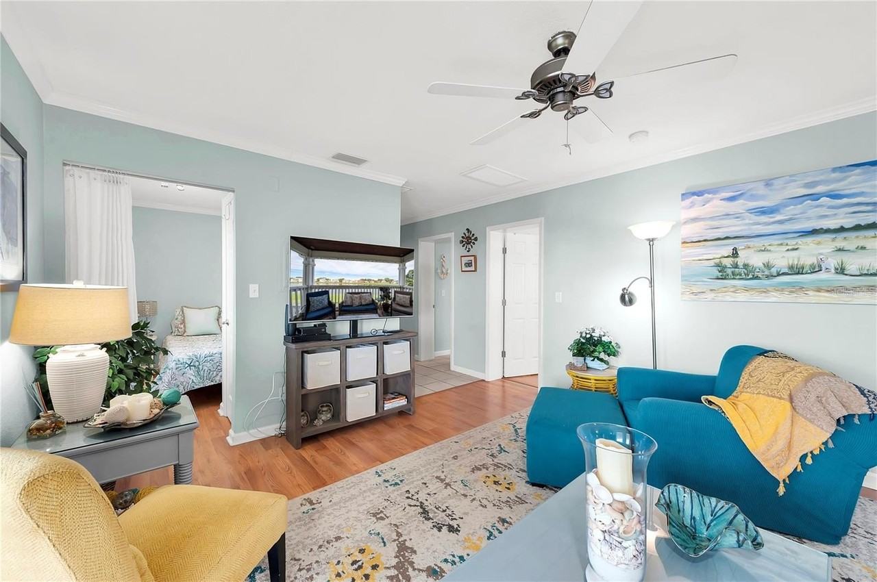 237 Seahorse Dr Se #H - Photo 7 of 36