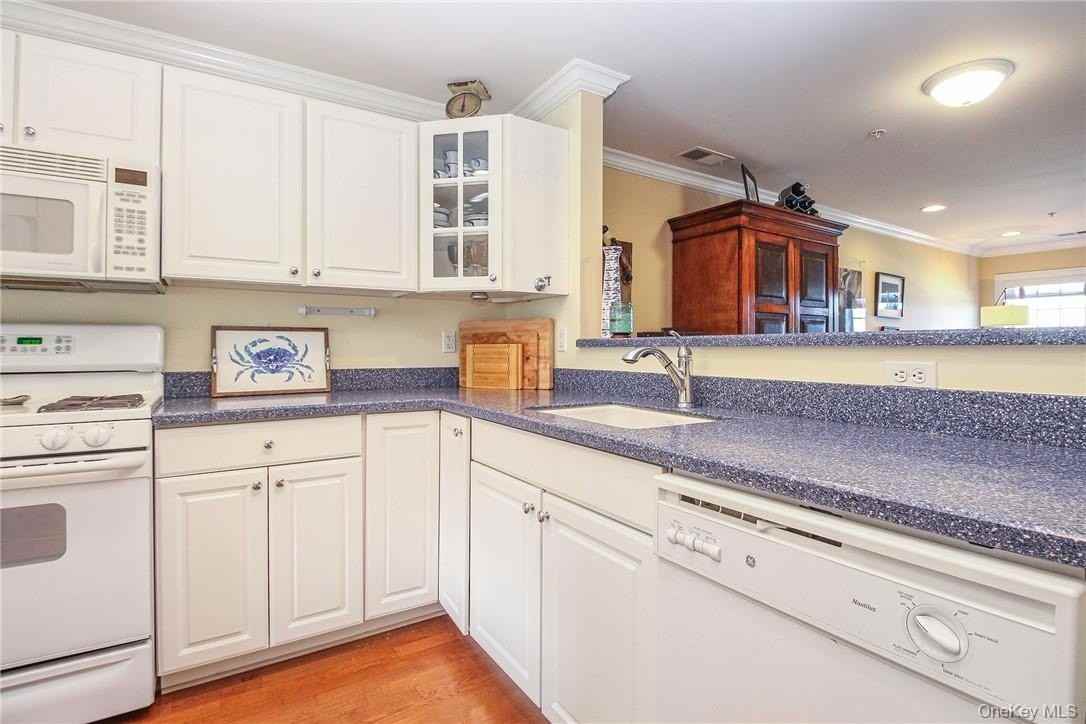 213 Waterside Close - Photo 6 of 33