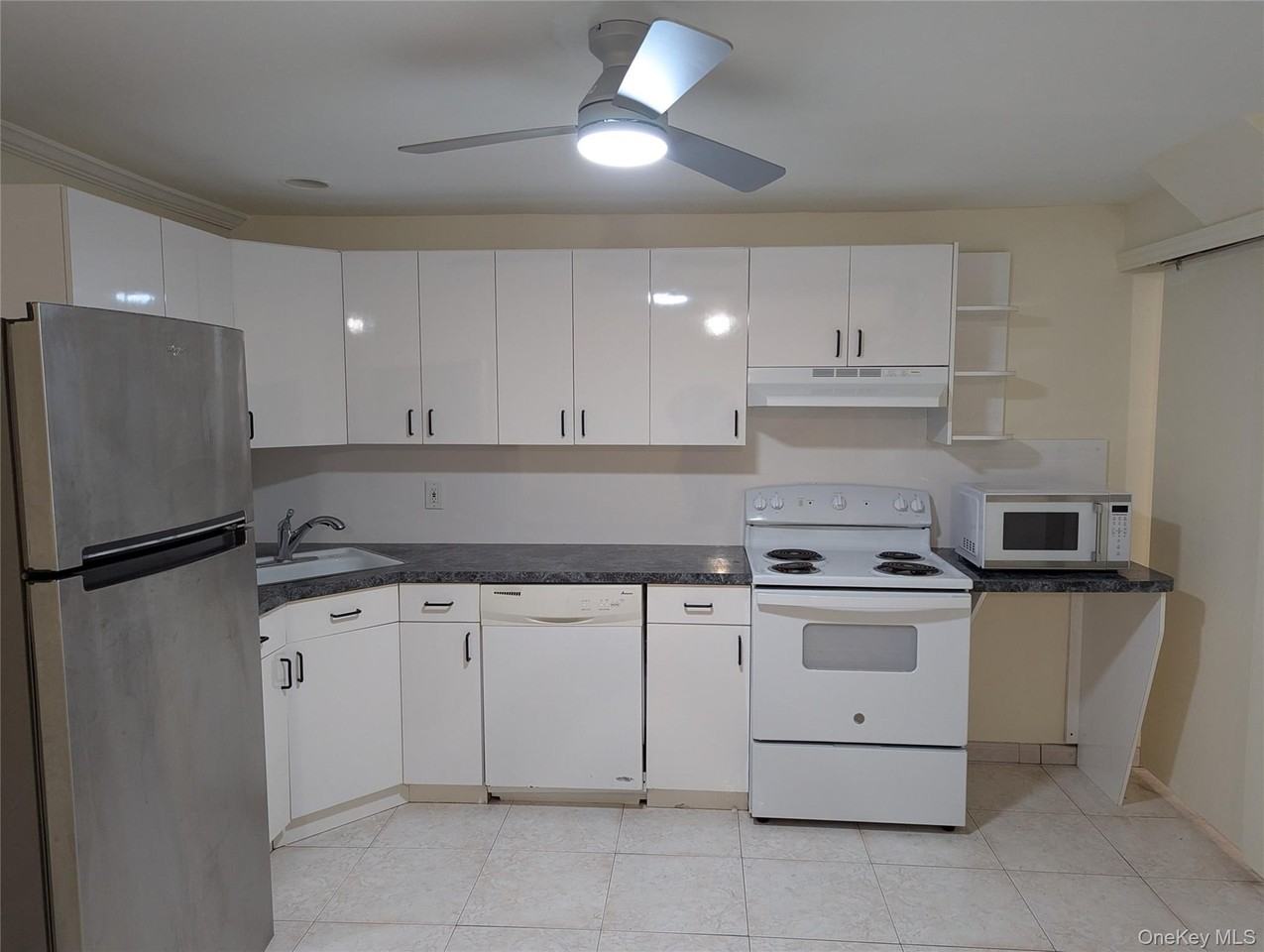 38 3rd St - Photo 4 of 8