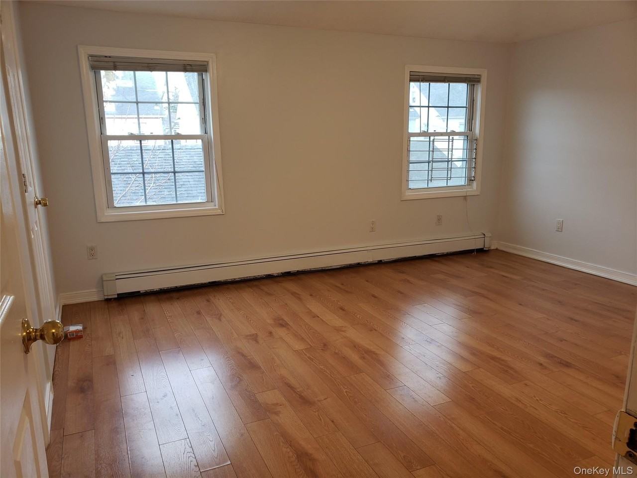 22426 Edmore Ave - Photo 5 of 11