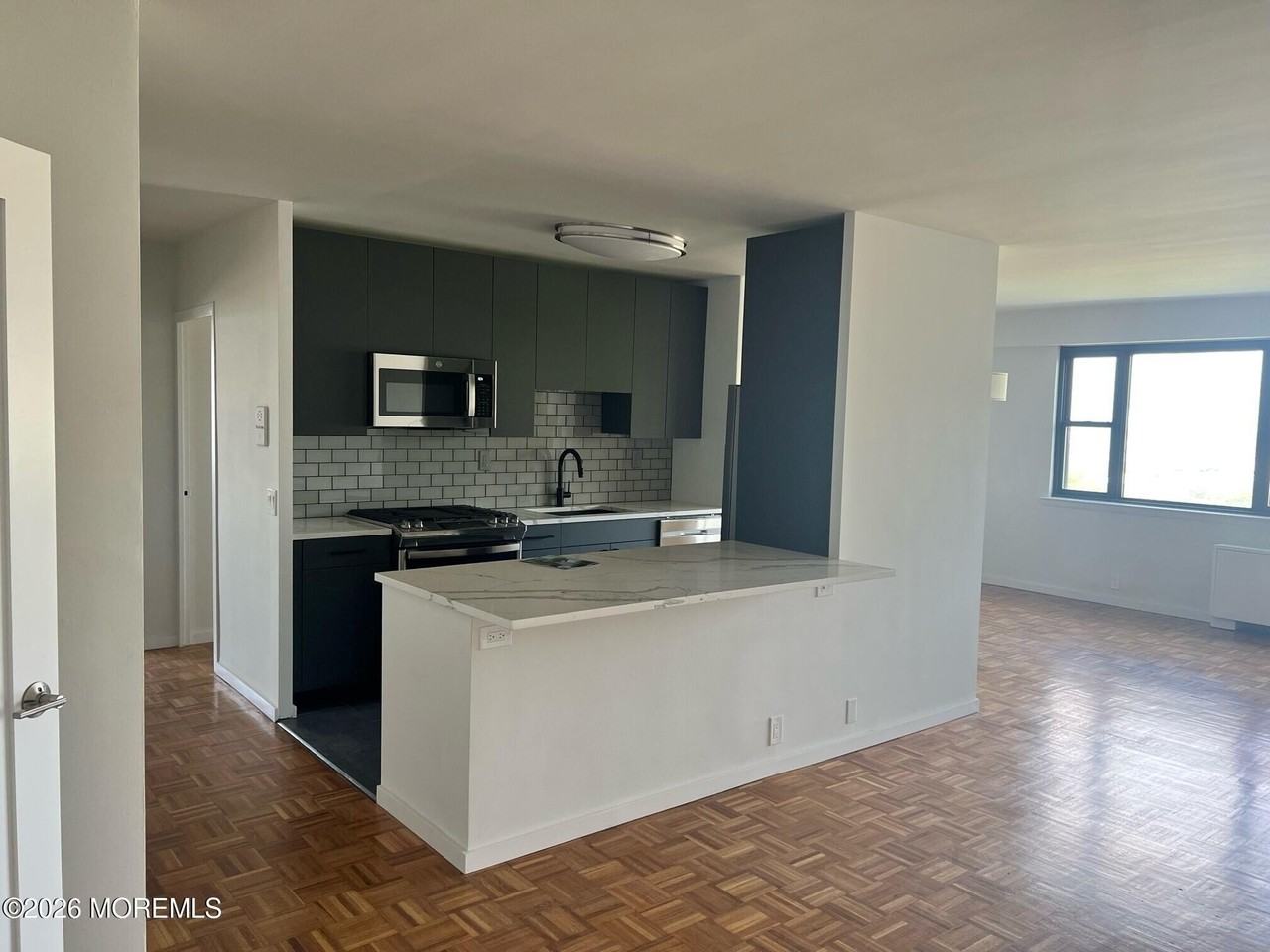 10 Ocean Blvd Apt 10a - Photo 2 of 18