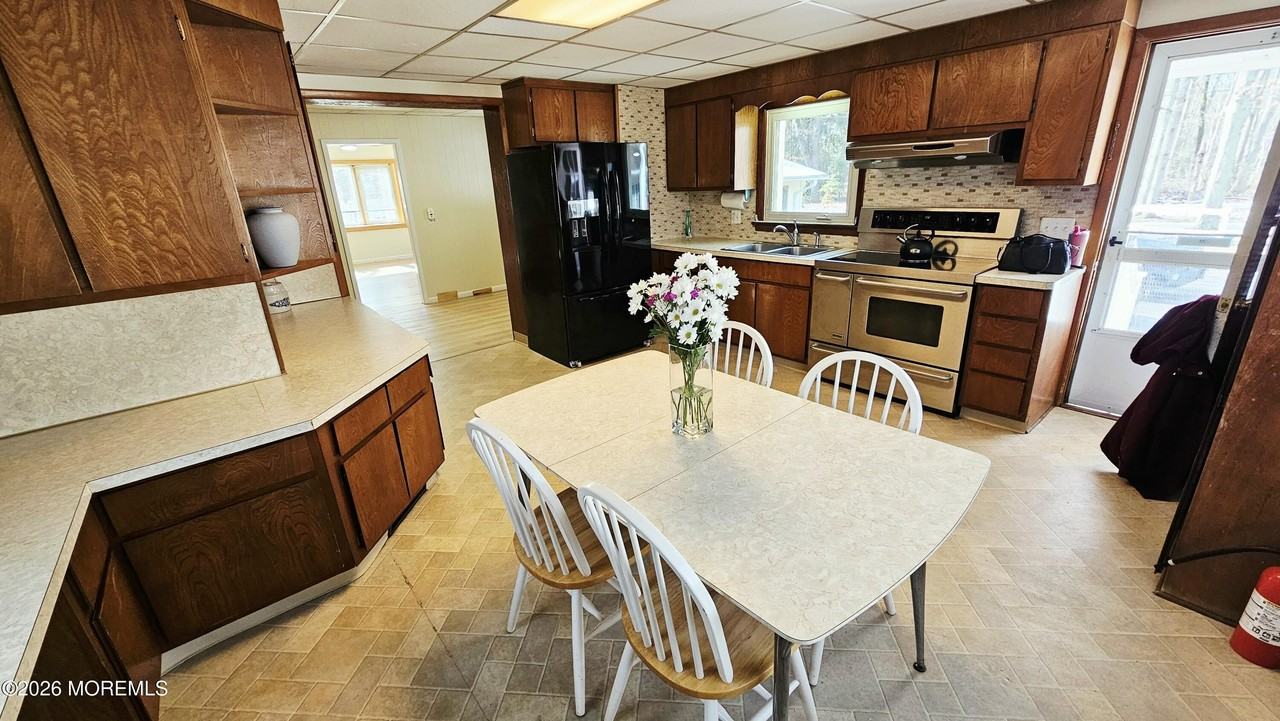 12 Anderson Dr - Photo 3 of 27