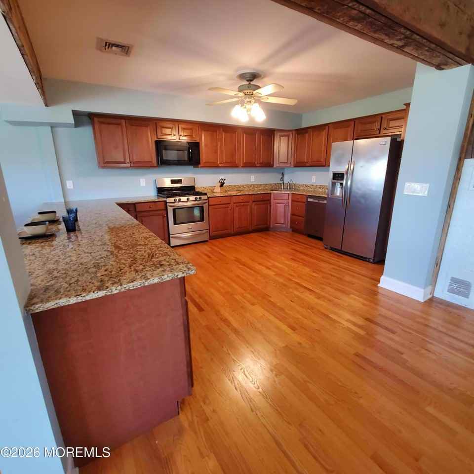 754 Ocean Ave Unit 2 - Photo 5 of 34