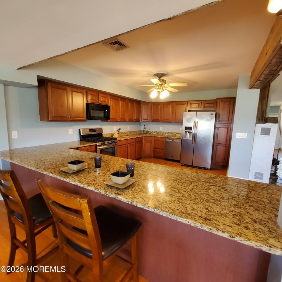 754 Ocean Ave Unit 2 - Photo 6 of 34