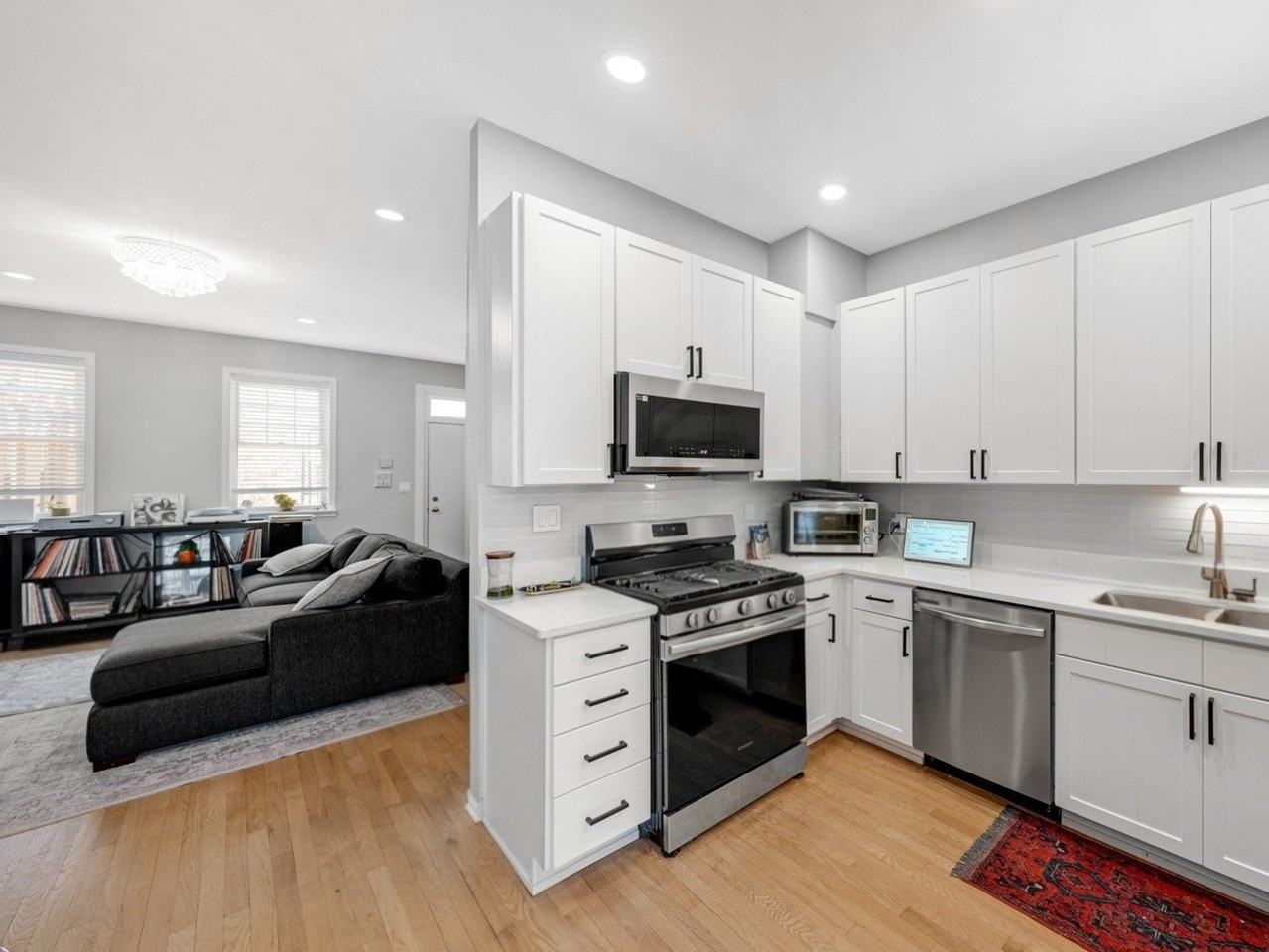 1733 W Crystal St #C - Photo 5 of 20