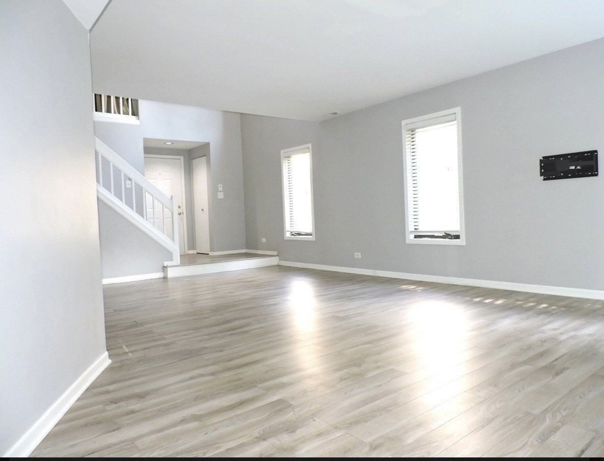 245 Carlisle Ave - Photo 3 of 18