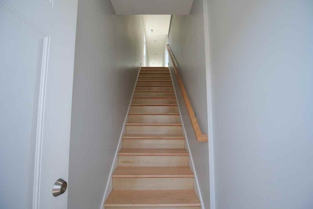 836 N Parkside Ave Unit 2 - Photo 3 of 17