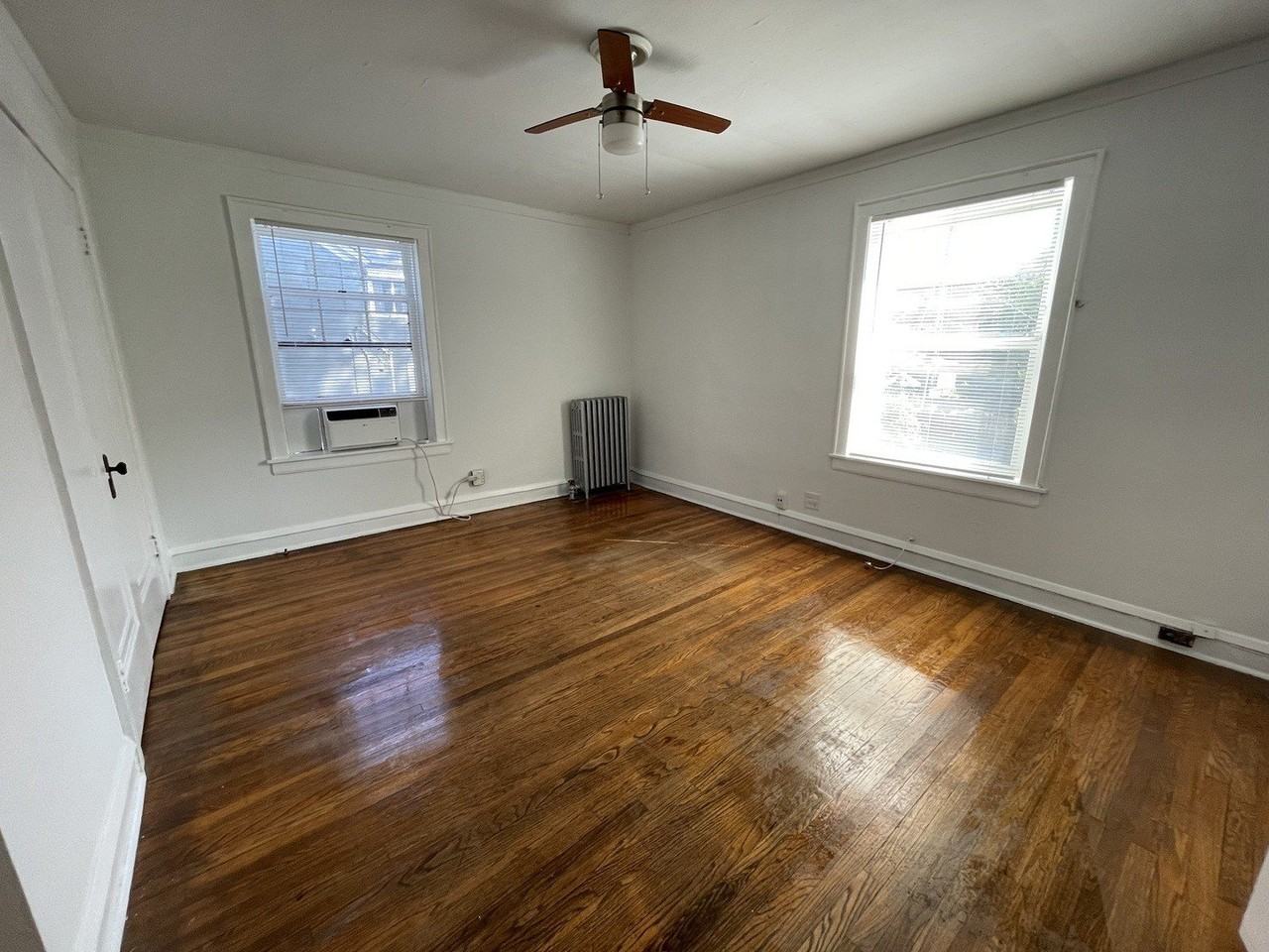 833 Hamlin St Apt 1c - Photo 5 of 10