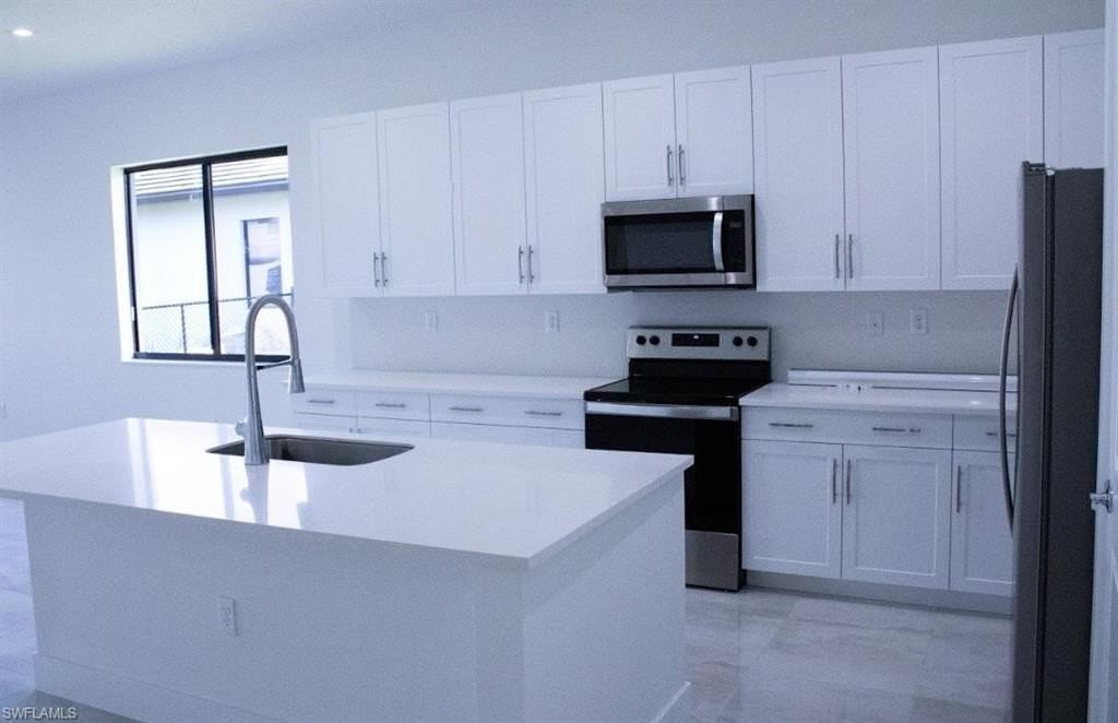 5062 Alonza Ave - Photo 3 of 38