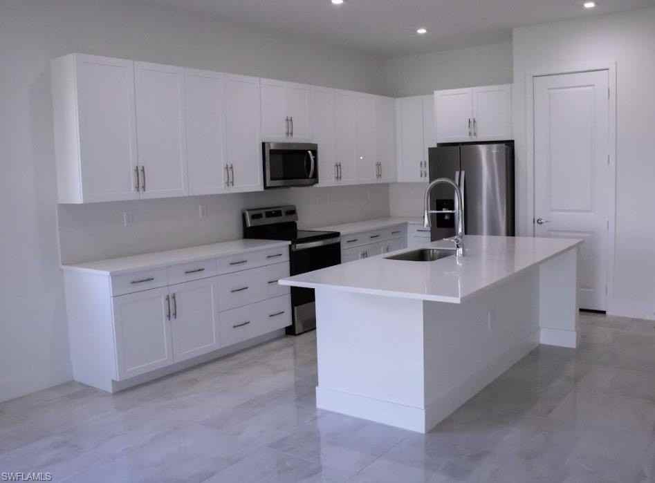 5062 Alonza Ave - Photo 4 of 38