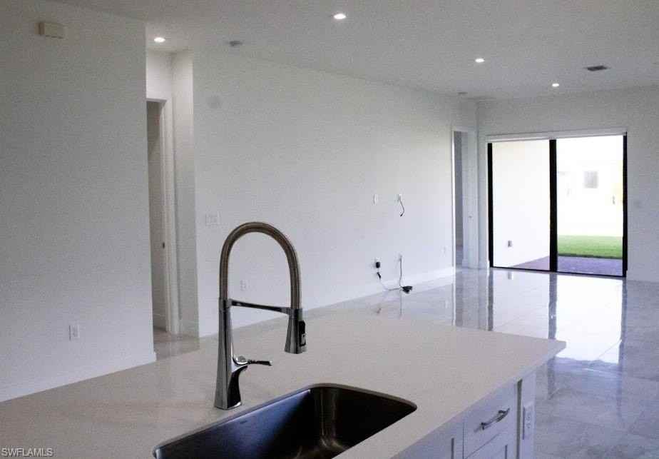 5062 Alonza Ave - Photo 6 of 38