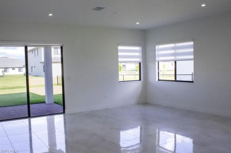 5062 Alonza Ave - Photo 7 of 38