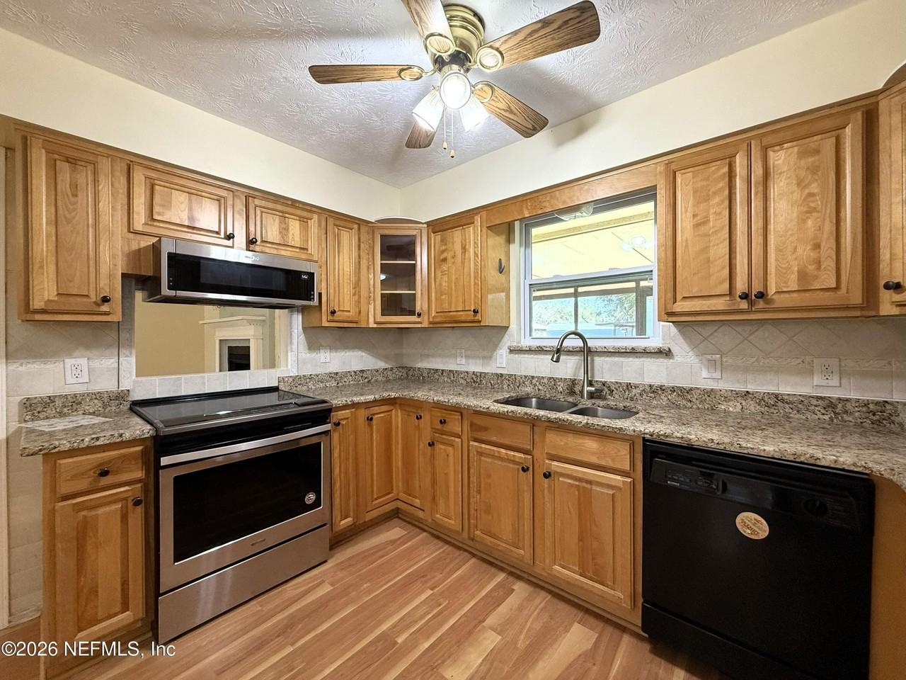 2359 Sandy Ct - Photo 7 of 23