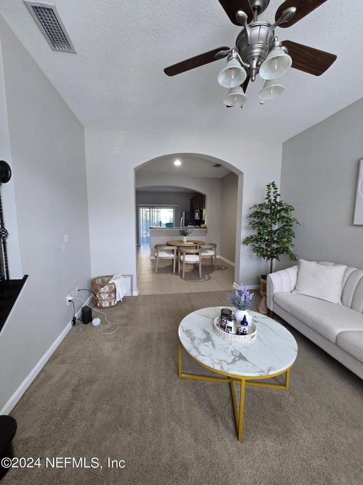 13035 Sunset Lake Dr - Photo 3 of 17