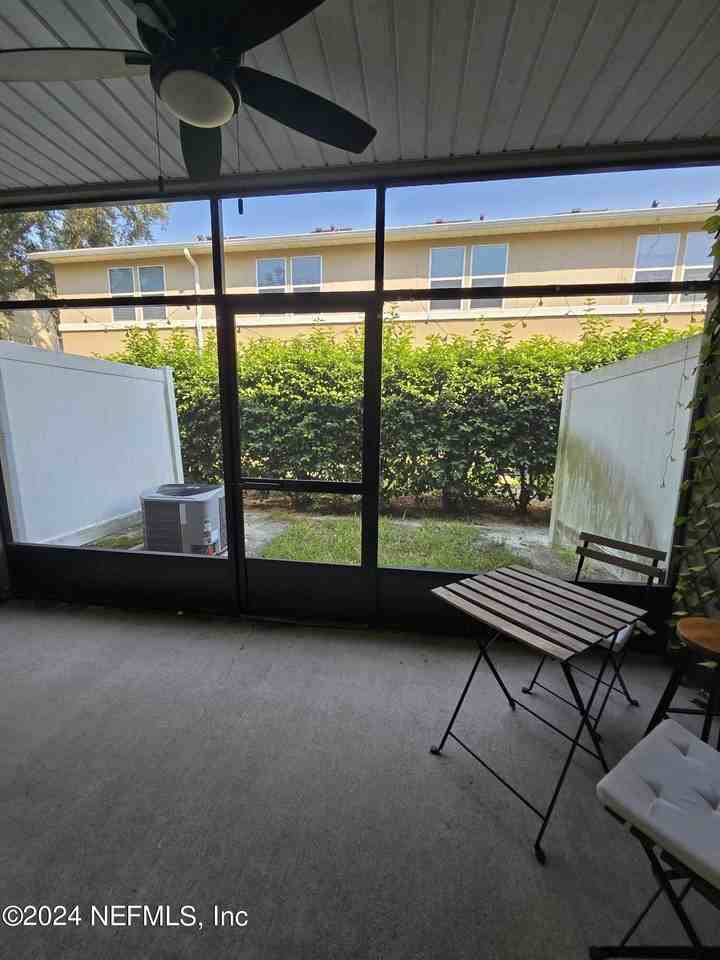 13035 Sunset Lake Dr - Photo 7 of 17