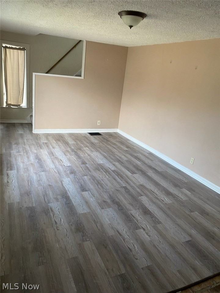 56 Marion Ave - Photo 4 of 34