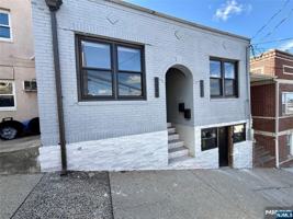 featured image of 1205 Hillside Pl