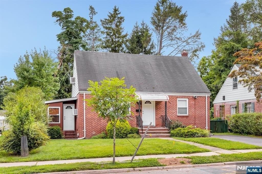 162 Washington Pl - Photo 2 of 27