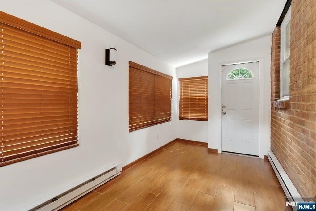 162 Washington Pl - Photo 7 of 27