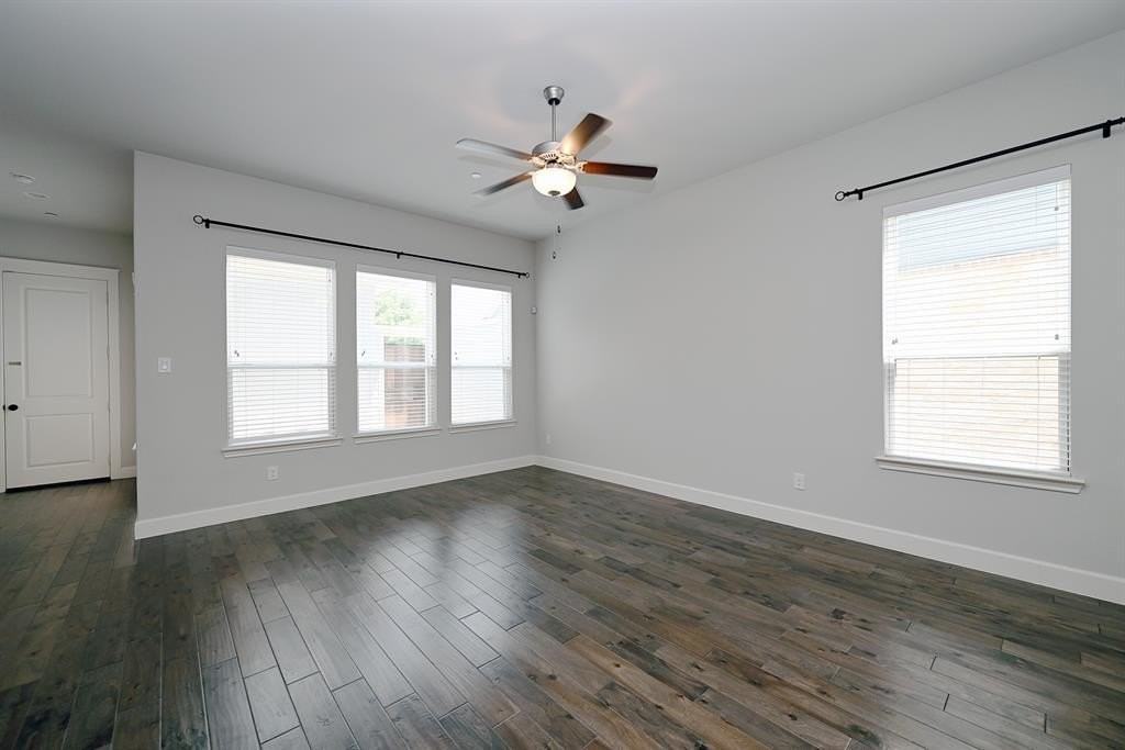 1021 Water St - Photo 5 of 22