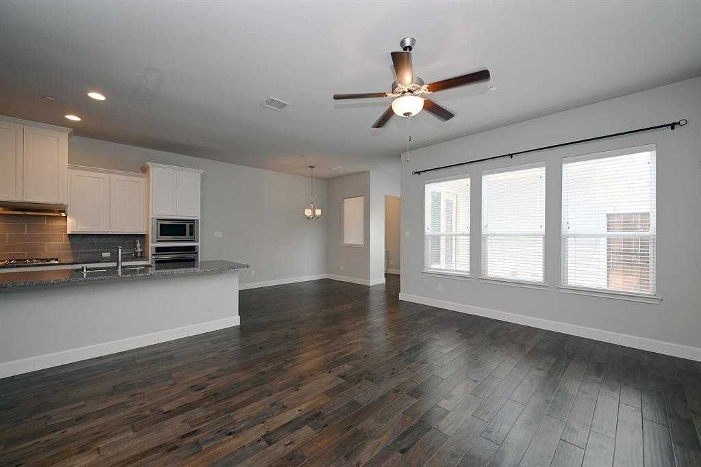 1021 Water St - Photo 6 of 22