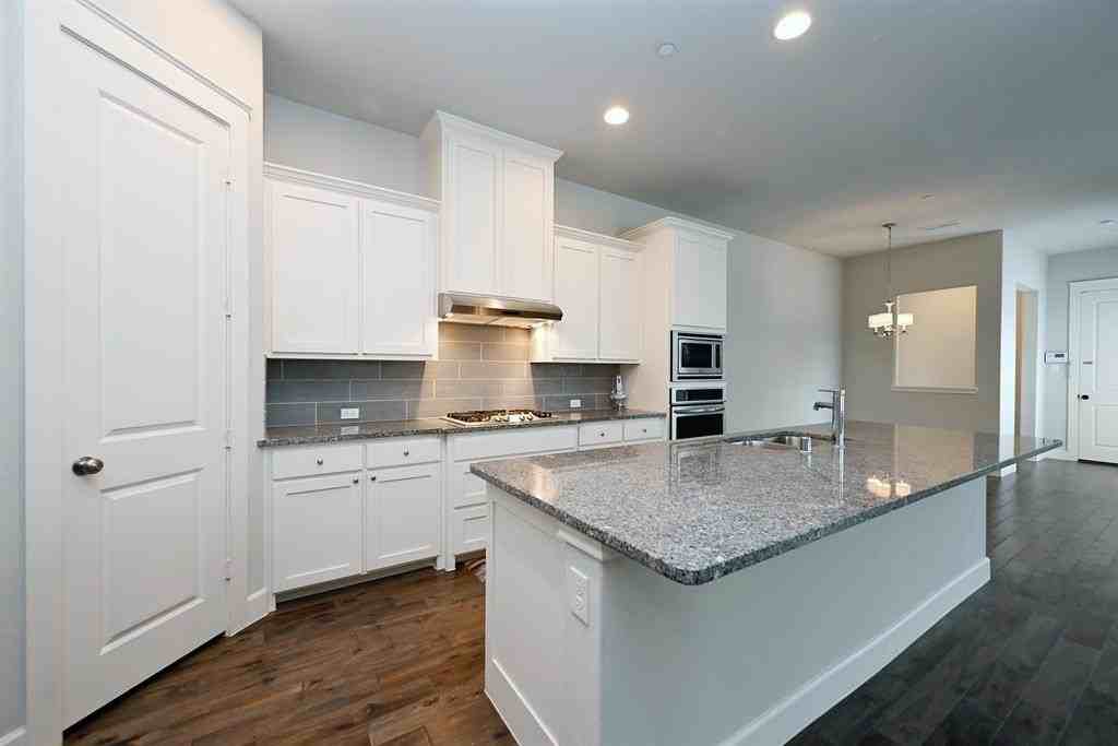 1021 Water St - Photo 7 of 22