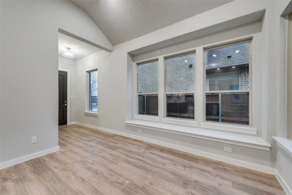 527 Embargo Dr - Photo 4 of 18