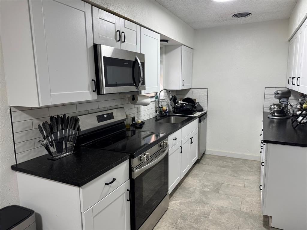 2342 Westwood Dr - Photo 4 of 26