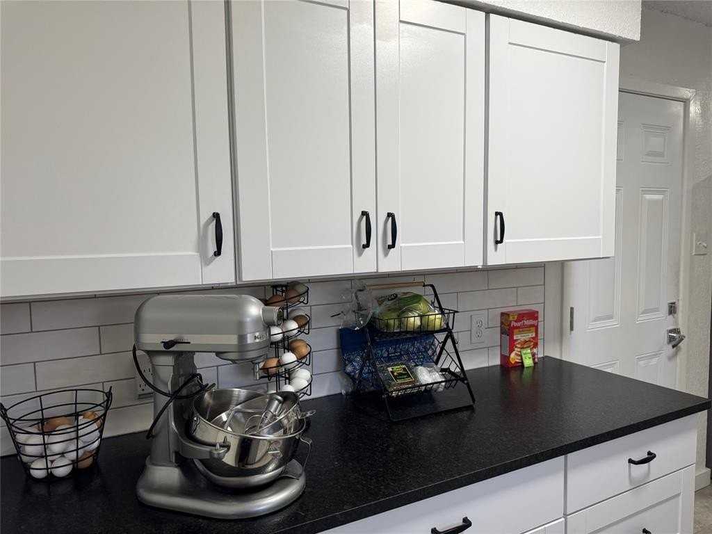 2342 Westwood Dr - Photo 6 of 26