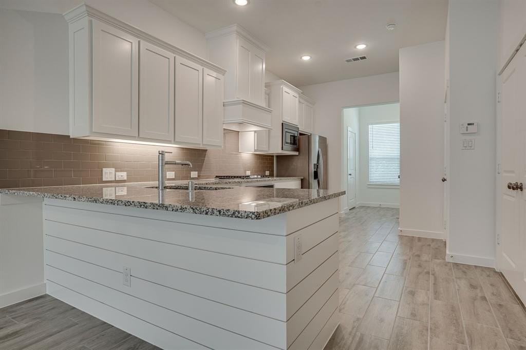 1186 Lake City Ave - Photo 7 of 30