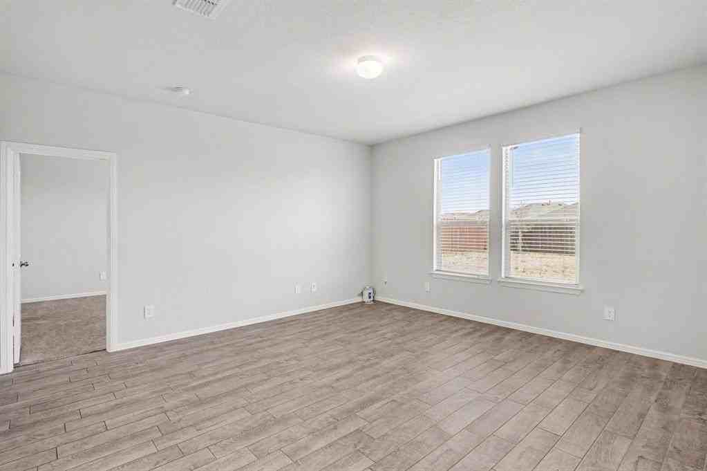 8460 Big Apple Dr - Photo 5 of 27