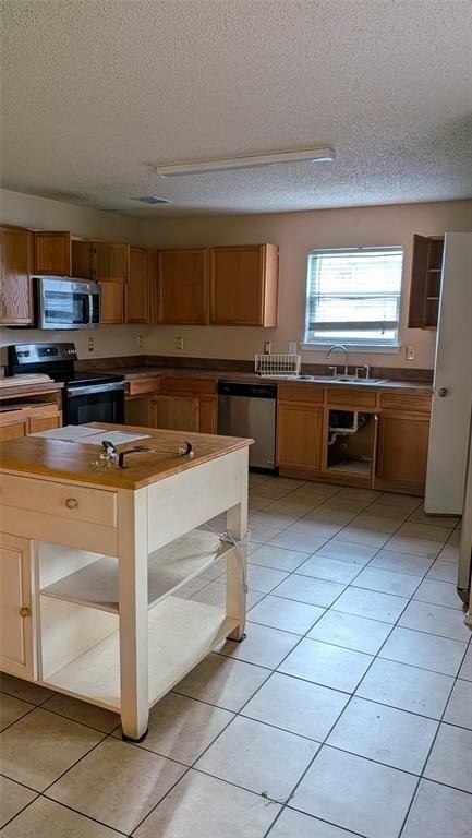 1433 Atkins St - Photo 5 of 19