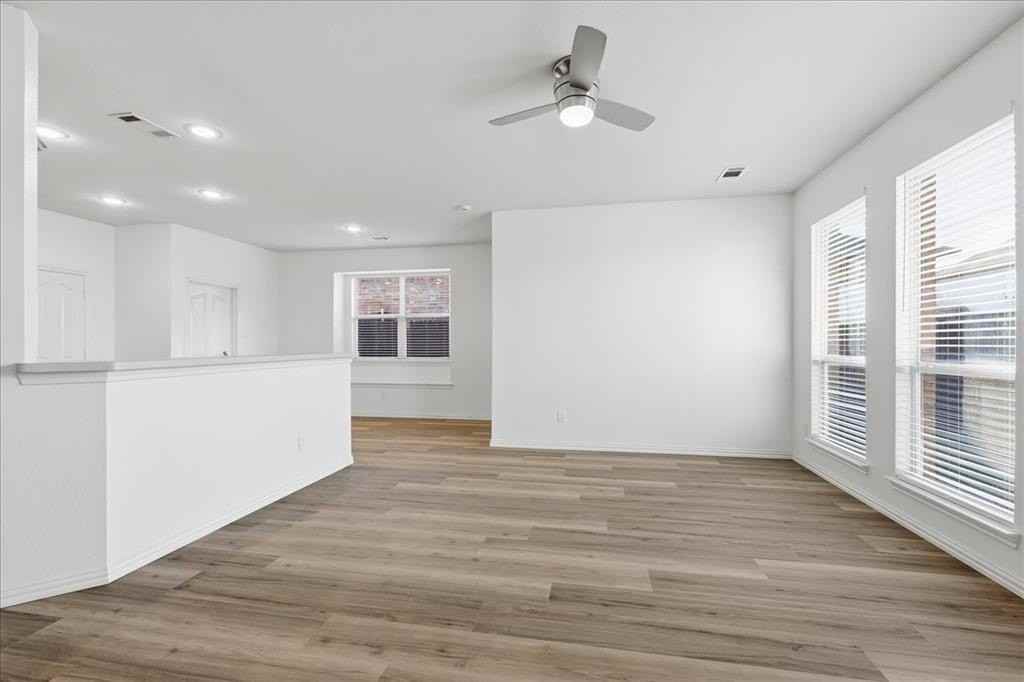 3804 Grantsville Dr - Photo 6 of 31