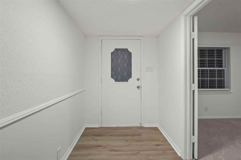 622 Oxford Dr - Photo 5 of 25