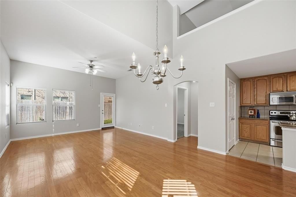 9842 Wake Bridge Dr - Photo 2 of 36