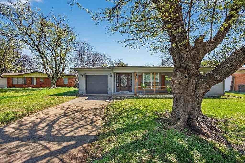 108 Dupont Cir - Photo 6 of 27