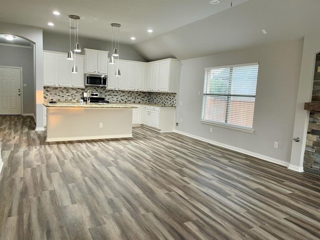 1712 Lake Wood Trl - Photo 3 of 17