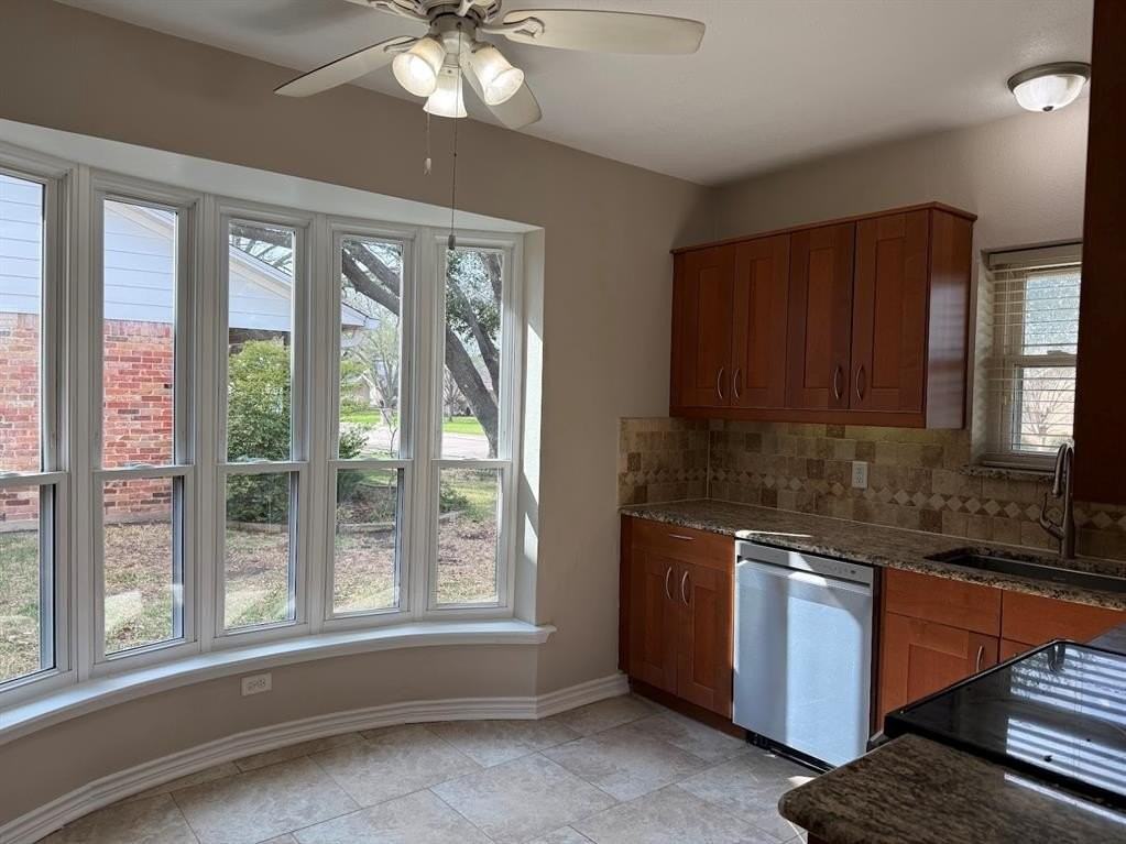 1612 Villanova Dr - Photo 4 of 13