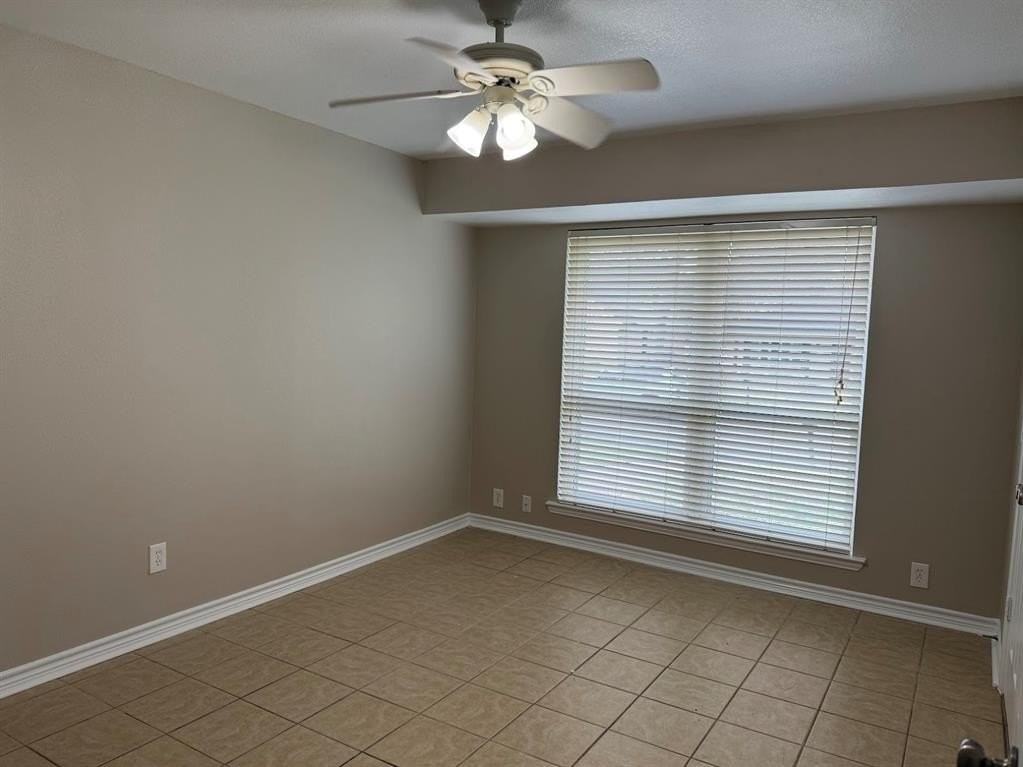 1612 Villanova Dr - Photo 7 of 13