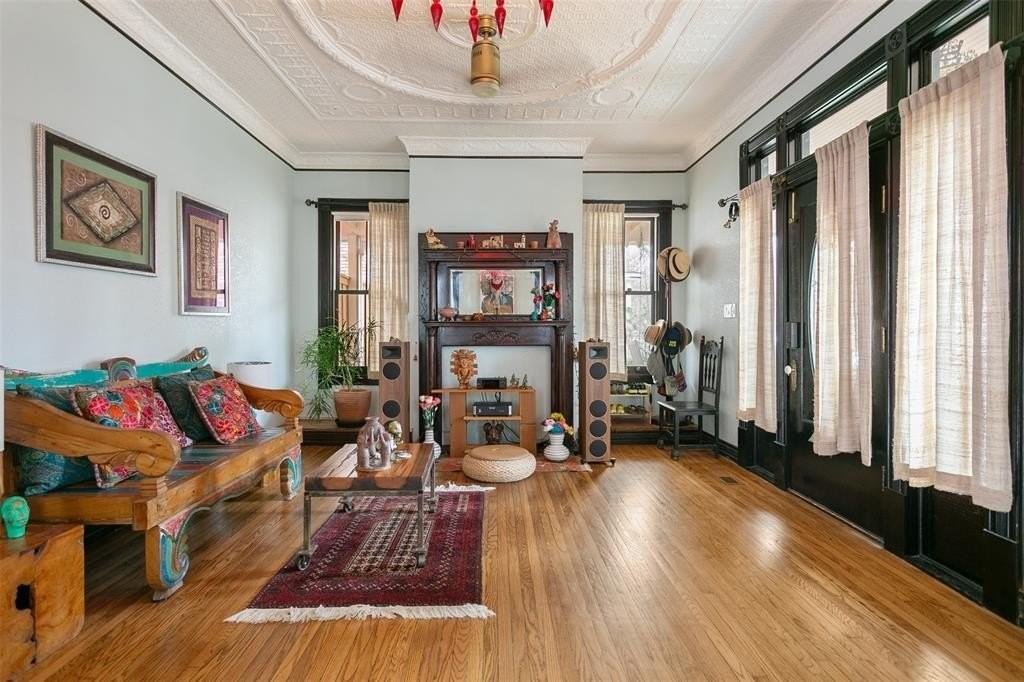 327 S Edgefield Ave - Photo 6 of 39