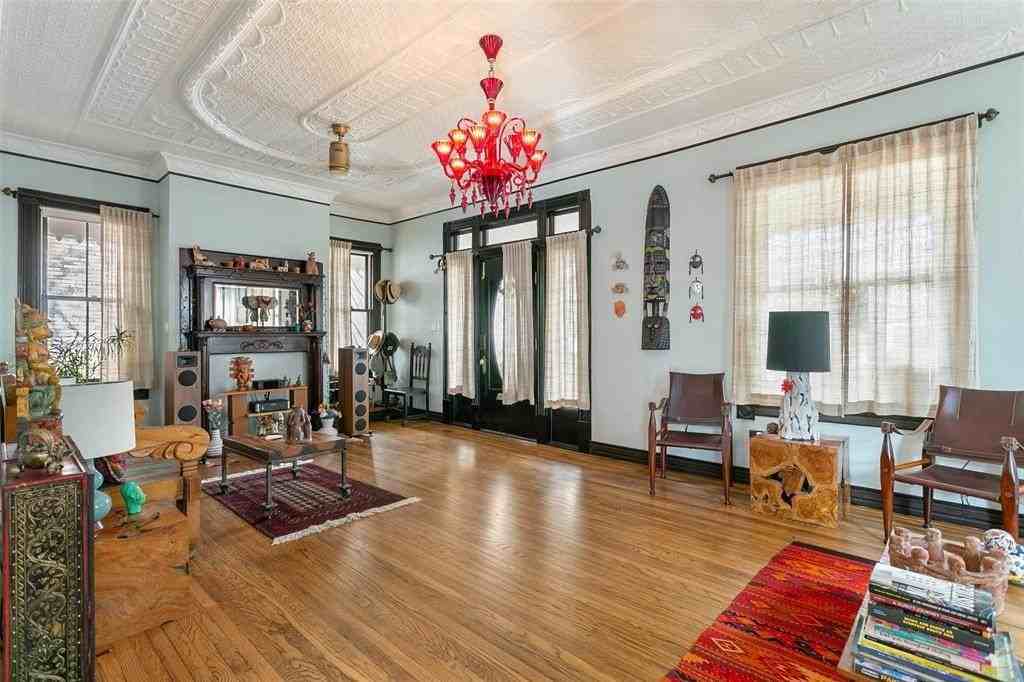 327 S Edgefield Ave - Photo 7 of 39