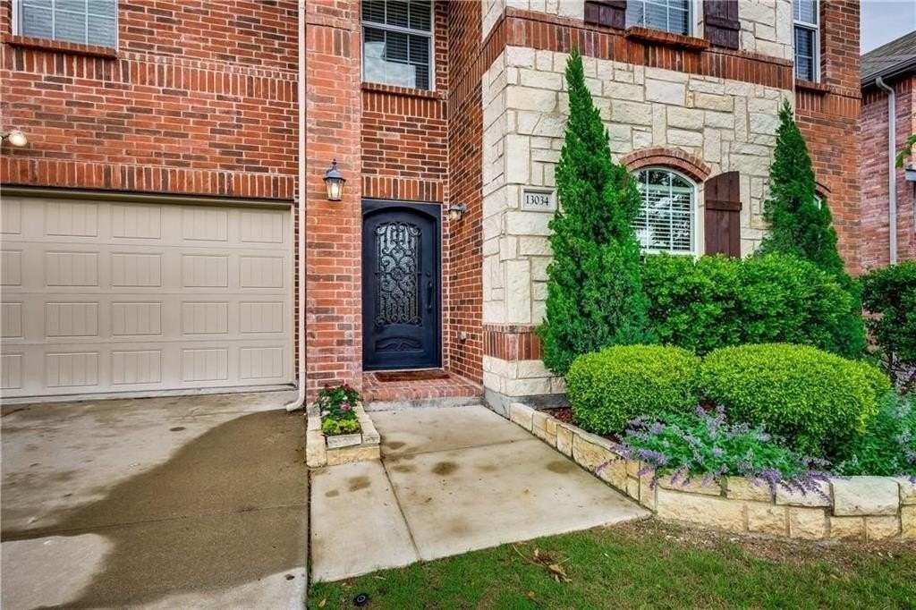 13034 Ambrose Dr - Photo 3 of 32