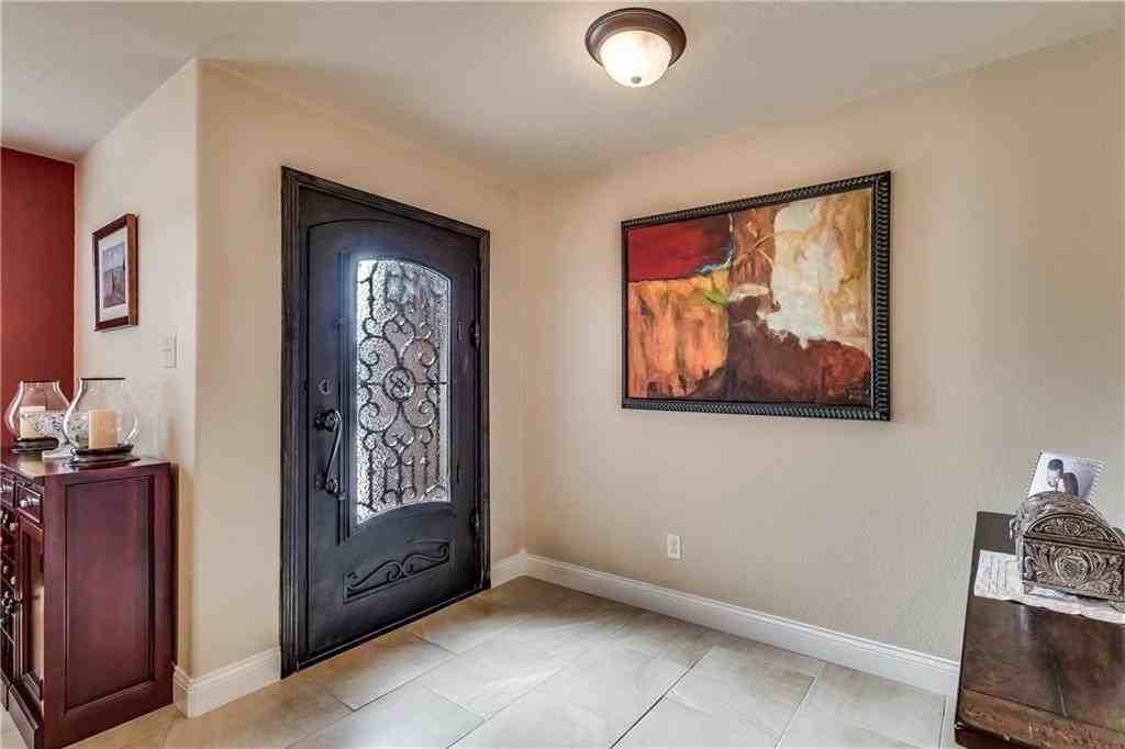 13034 Ambrose Dr - Photo 4 of 32