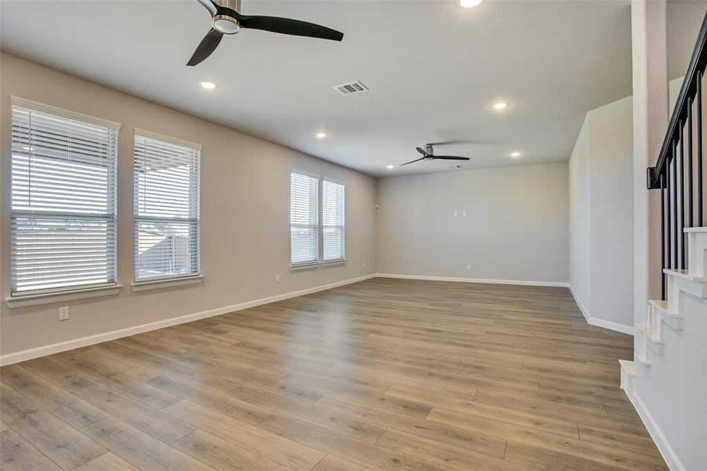 5450 Ridgeway Dr - Photo 6 of 36